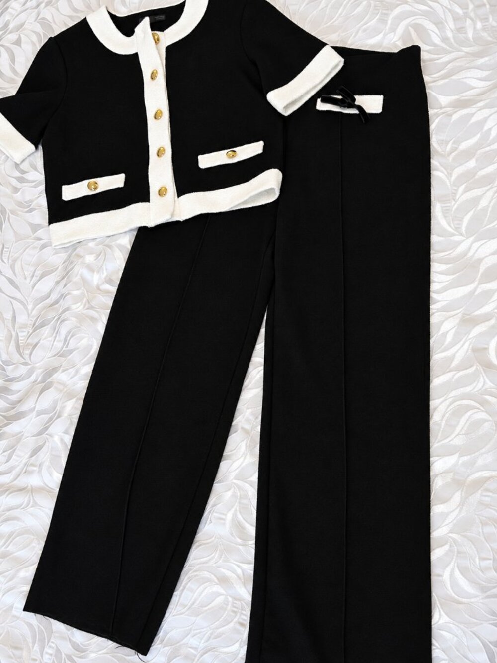ZARA Black & White Knit Boucle 2-Piece Set Gold Buttons Bow Detail**